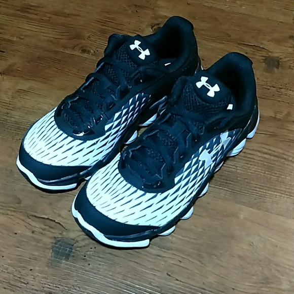 under armour micro g spine disrupt